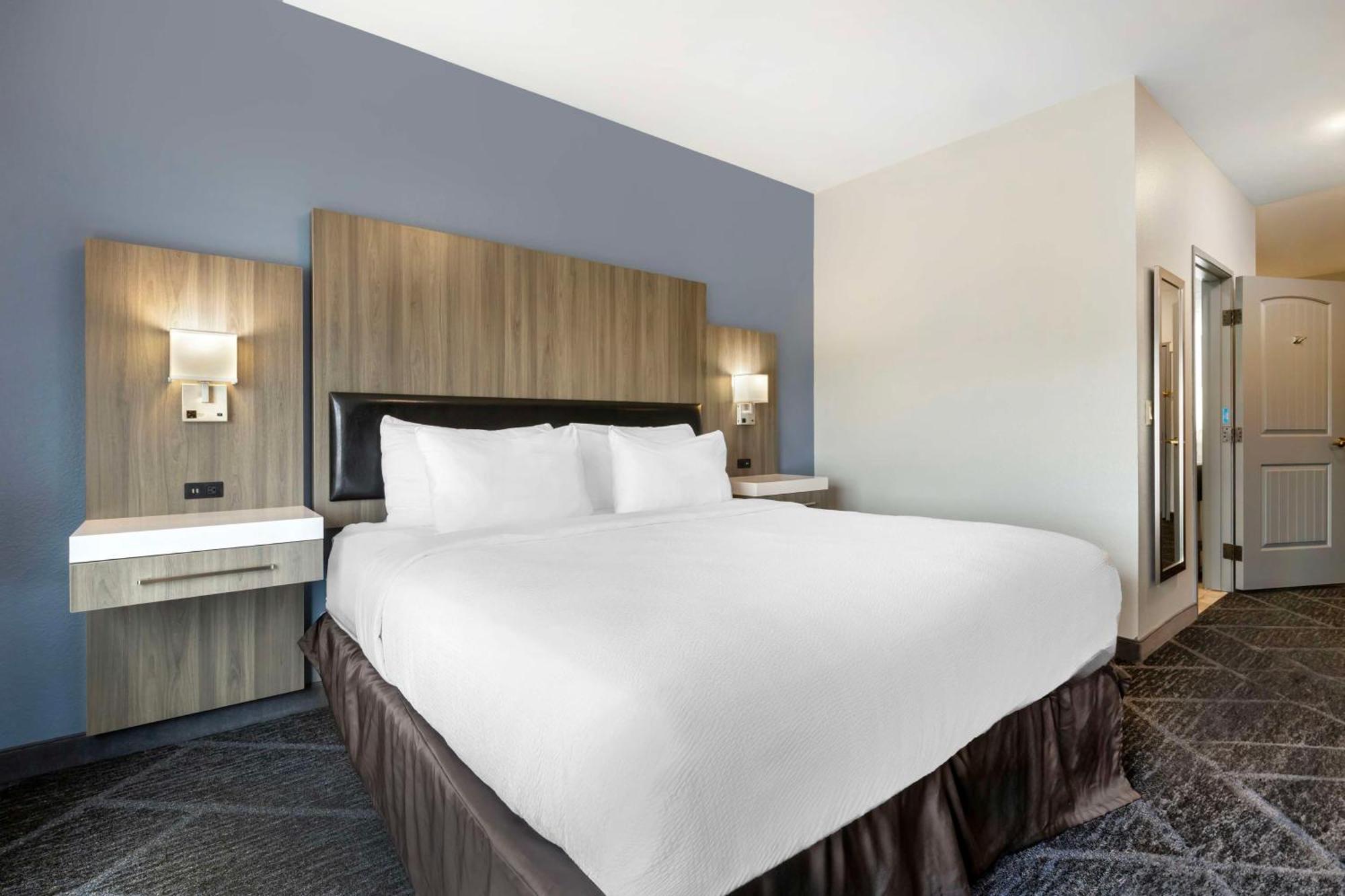 Best Western Plus Appleton Airport Mall Hotel Exterior foto